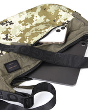 EVERYWHERE CRESCENT II Camo  Crescent Bag
