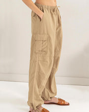 PANTALONES CARGO DE PARACAÍDAS DE TIRO MEDIO 