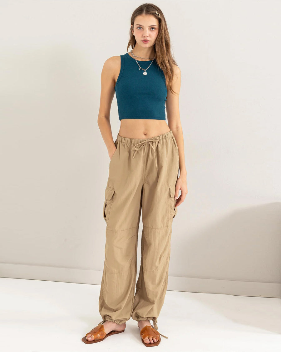 PANTALONES CARGO DE PARACAÍDAS DE TIRO MEDIO 